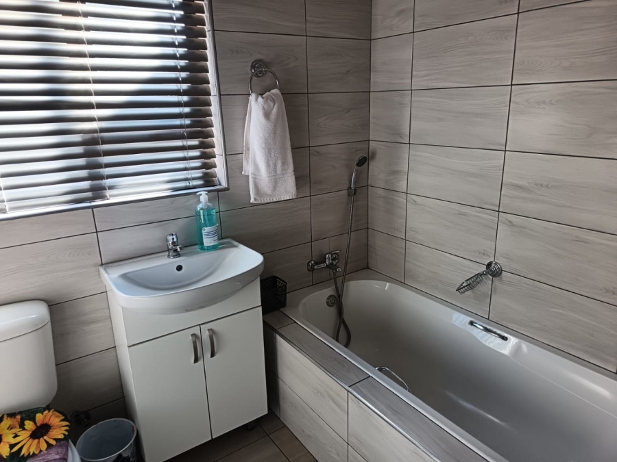 4 Bedroom Property for Sale in Kimberley North Northern Cape